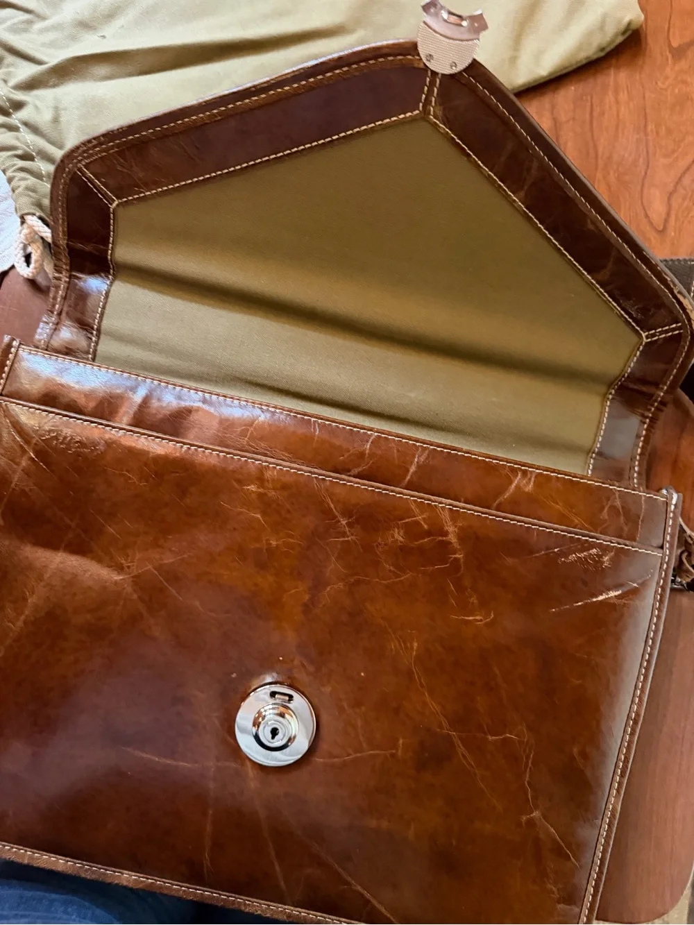 Classic Brown Leather Messenger/briefcase Bag with Shoulder Strap